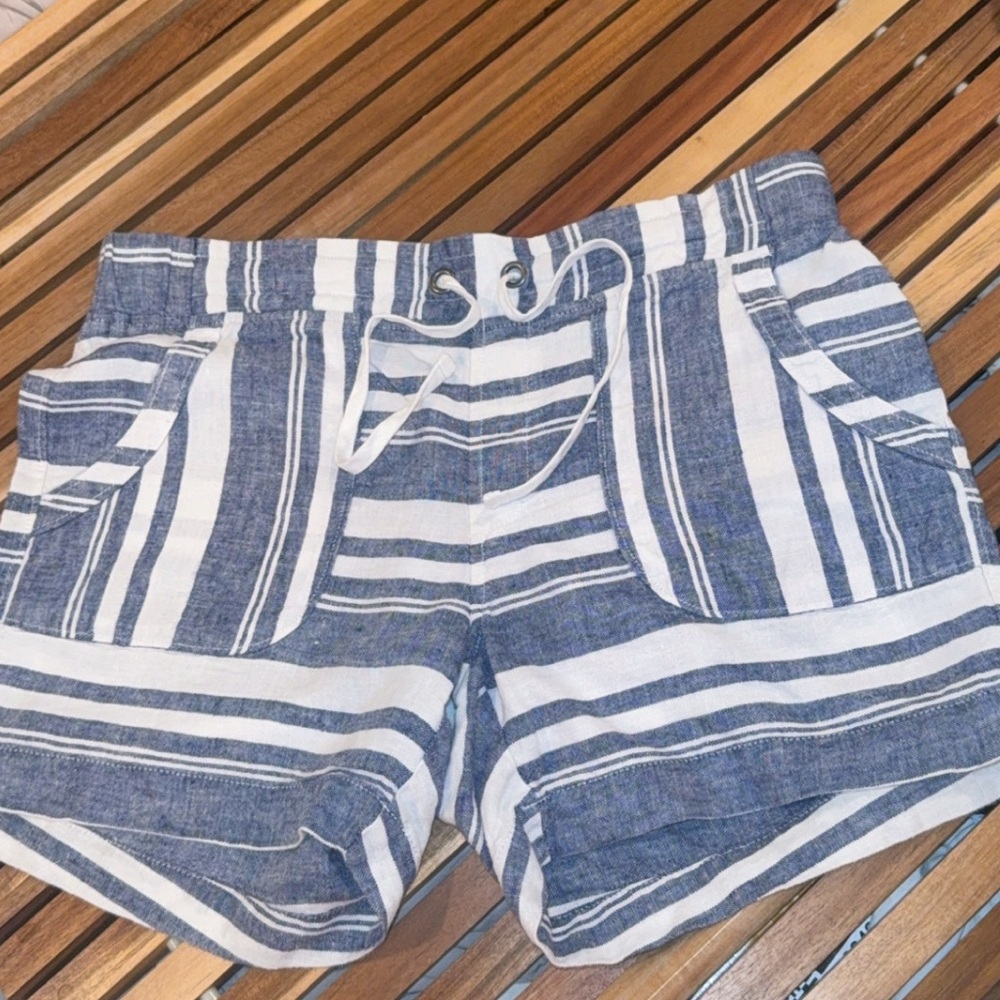 ATHLETA Excellent condition Blue White Bold Stripe Linen Shorts Size:10